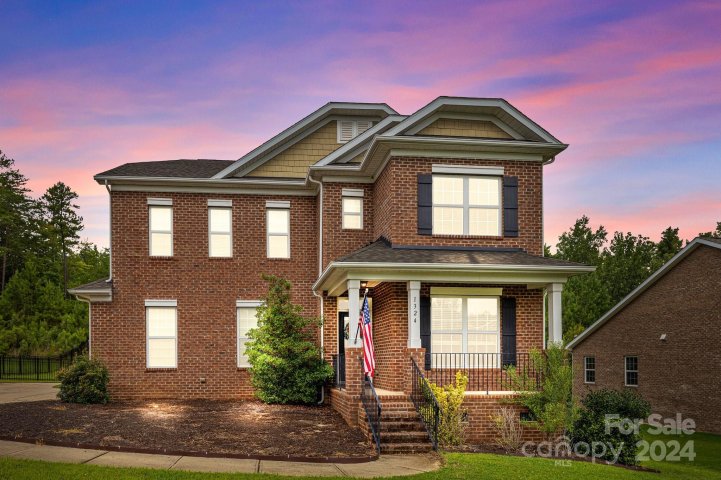 1324 Stonecrest Boulevard sold home in Serenity Point, Tega Cay, SC