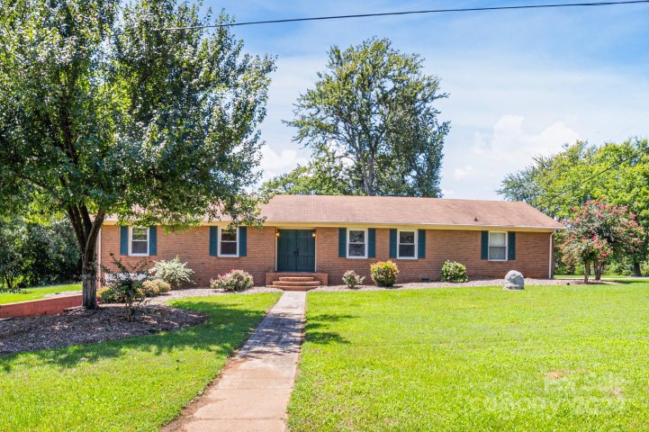 18104 Pompano Place sold home in Point Largo, Cornelius, NC