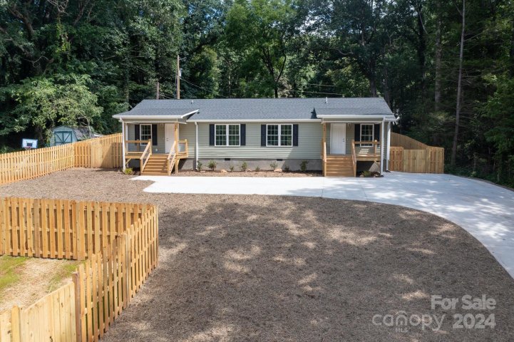 367 369 Old Us 70 Hwy Highway 2 sold home in Ridgecrest, Black Mountain, NC
