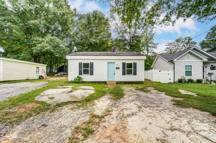 1047 Sycamore Avenue sold home in Cleveland Heights, Gastonia, NC