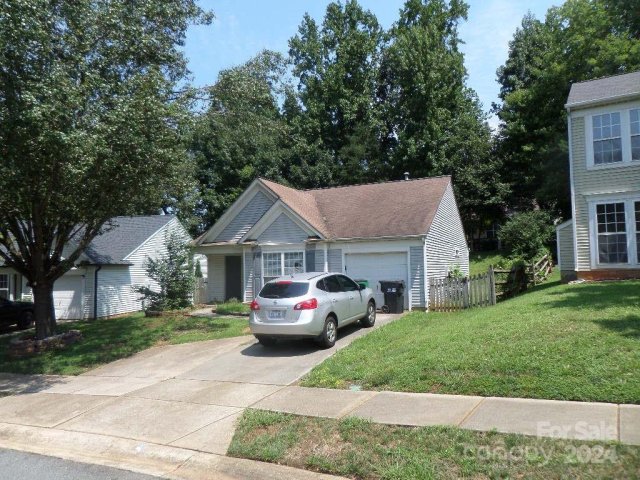 1438 Chimney Rock Court sold home in Silverstone, Charlotte, NC