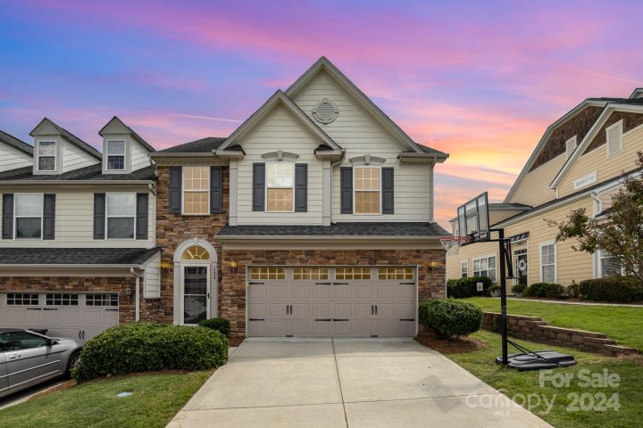 122 Inlet Point Drive sold home in Lake Shore On Lake Wylie, Tega Cay, SC