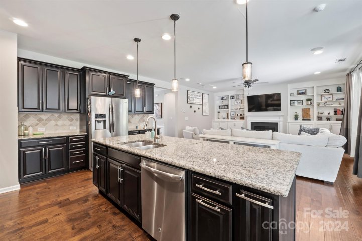 8915 Bur Lane sold home in Cobblestone Manor, Huntersville, NC