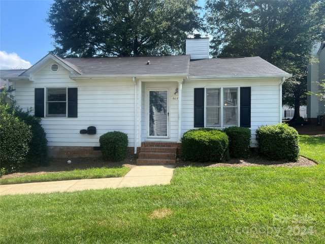 6031 Crape Myrtle Lane sold home in Oakdale Place, Charlotte, NC