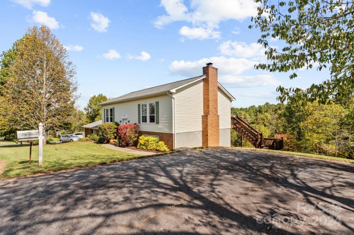 157 Kennedy Road sold home in Clearview Estates, Weaverville, NC