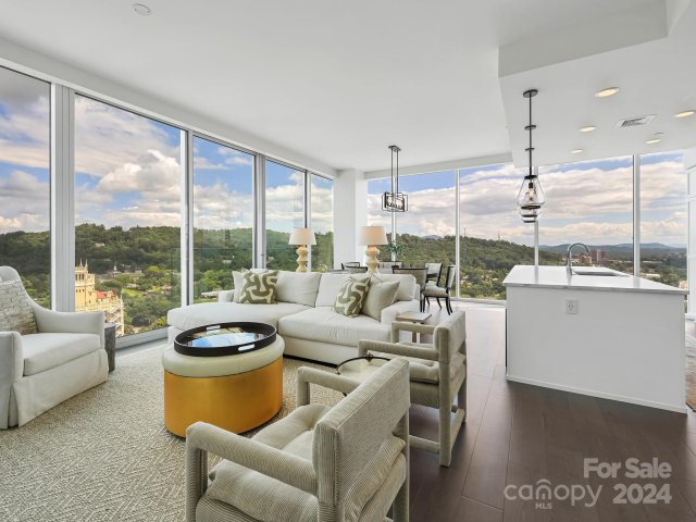 7 Patton Avenue 1702 sold home in Asheville Arras Residence, Asheville, NC