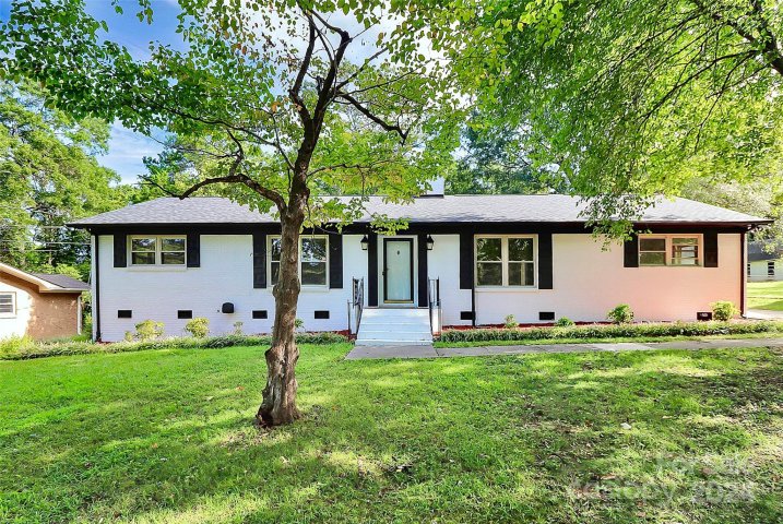 839 Allister Drive sold home in Fairfield Park, Charlotte, NC