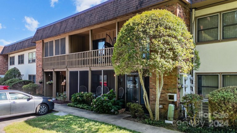 427 6th Avenue A15 sold home in Holly Crest, Hendersonville, NC