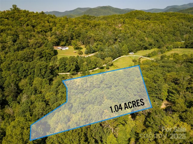 Lot 7 Sweetwater Ridge Road active home in Sweetwater Ridge, Balsam Grove, NC