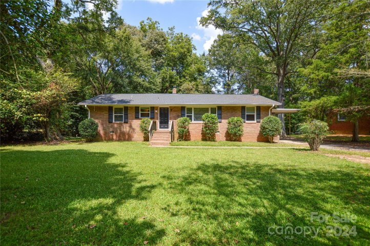 733 Allister Drive sold home in Fairfield Park, Charlotte, NC