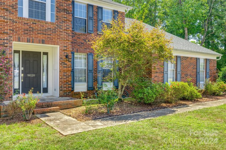 9020 Sutherland Drive sold home in Wynfield Creek, Huntersville, NC