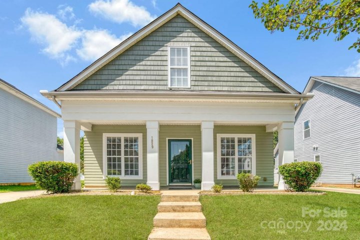1829 Stroud Park Court sold home in The Park At Oaklawn, Charlotte, NC