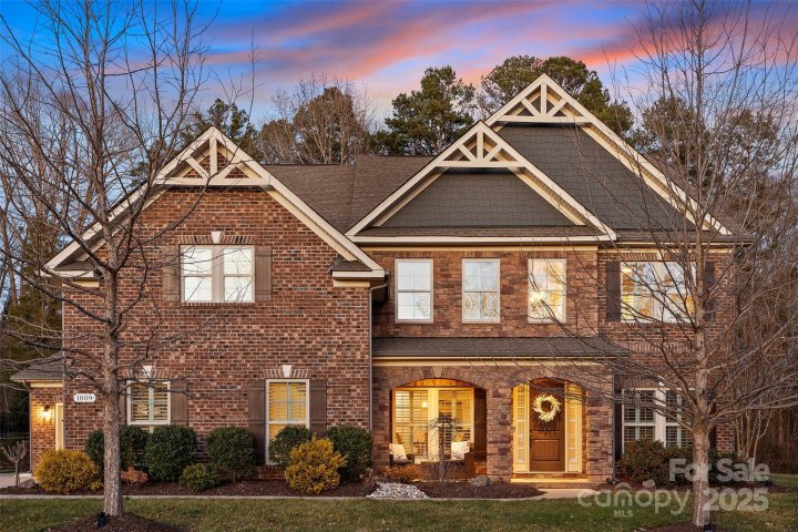 1809 Cavaillon Drive sold home in Cavaillon, Waxhaw, NC