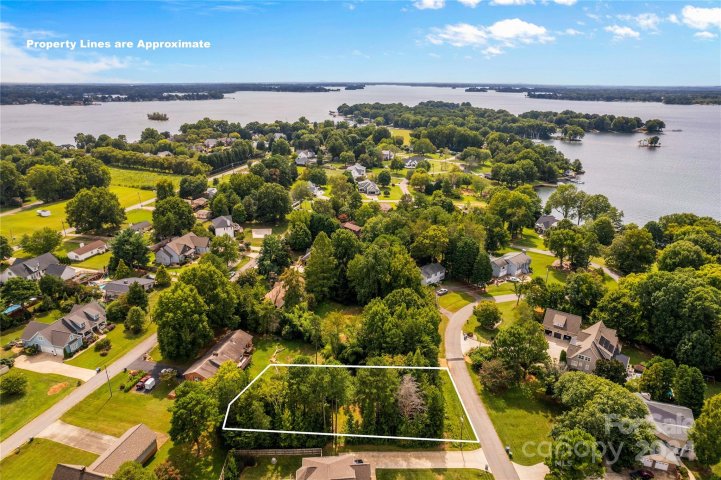 Lot 18 Lakeshore Drive sold home in Lakeview Shores, Mooresville, NC
