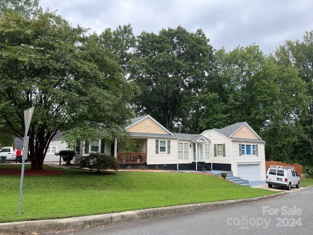 Homes in Country Club Hills, Charlotte