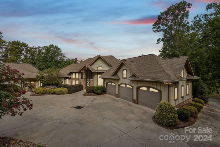 1430 Rocky Cove Lane pending home in The Springs At High Rock, Denton, NC