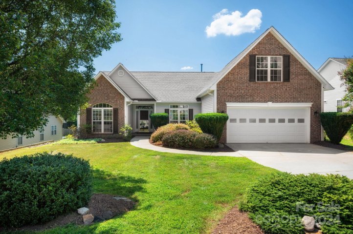 207 Farm Creek Drive sold home in Crowell Farms, Asheville, NC