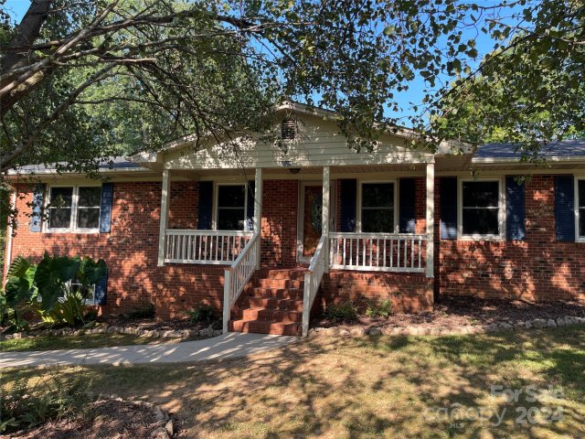 1906 Hemlock Drive sold home in Woodcrest, Albemarle, NC