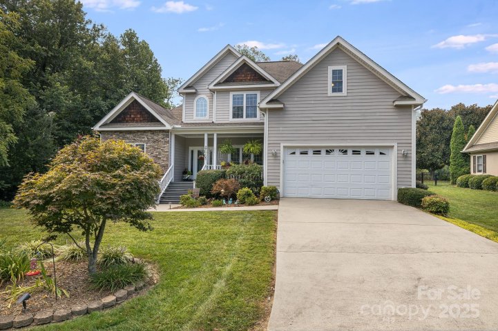 600 Vista Falls Road sold home in High Vista Falls, Mills River, NC