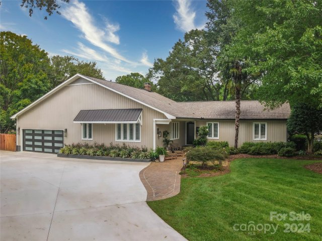 18026 Whispering Oaks Drive sold home in Point Largo, Cornelius, NC