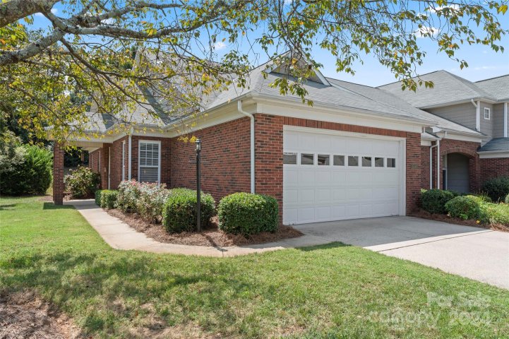 13240 Mint Lake Drive sold home in Mint Lake Village, Matthews, NC