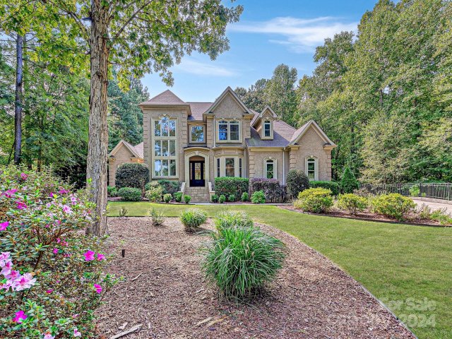 2085 Sugar Pond Court sold home in Trinity Ridge, Fort Mill, SC