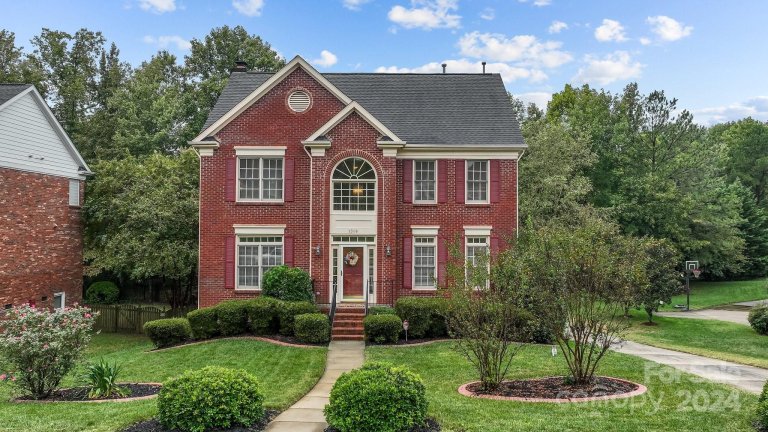 1316 Holly Ridge Drive sold home in Matthews Plantation, Matthews, NC