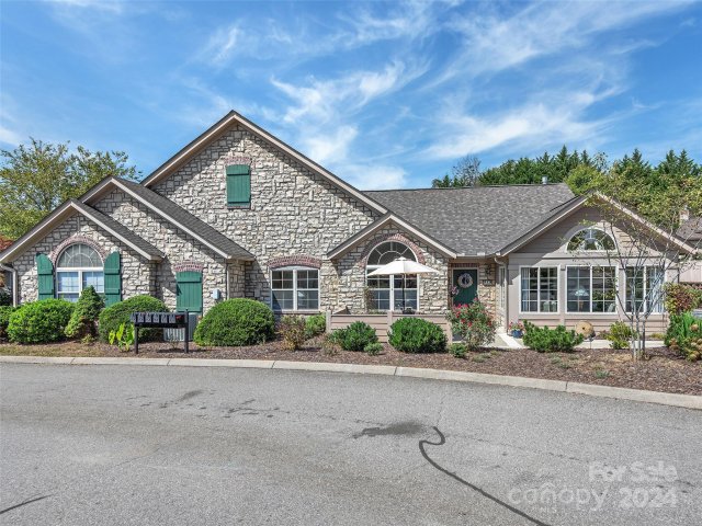 38 Mountain Meadow Circle sold home in Hamburg Crossing, Weaverville, NC