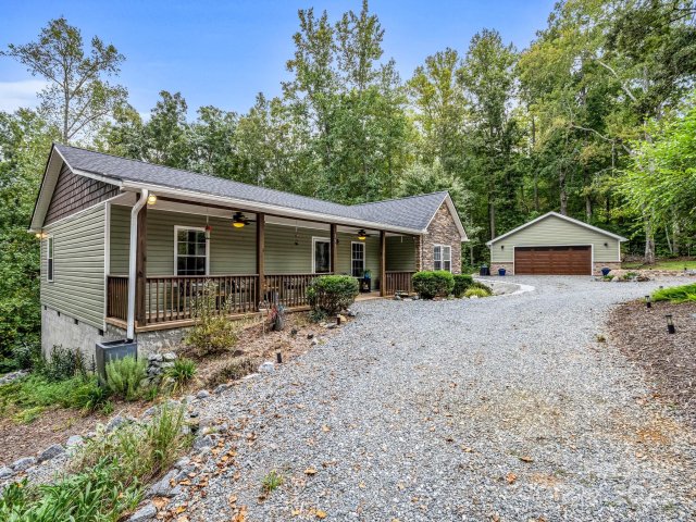 131 Persimmon Ridge sold home in Willow Lakes, Rutherfordton, NC