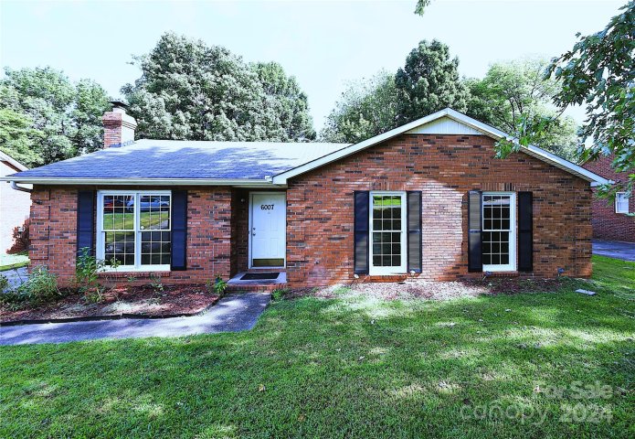 6007 Scots Bluff Drive sold home in Mcalpine Woods, Charlotte, NC