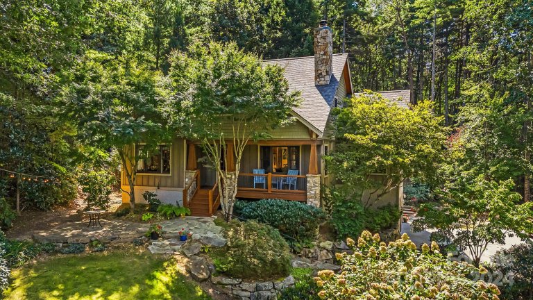 100 Village Pointe Lane sold home in Village Park, Asheville, NC