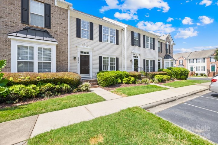 10938 Garden Oaks Lane sold home in Garden Oaks, Charlotte, NC