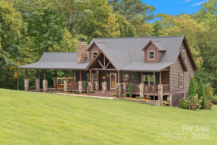185 Grand Oaks Drive sold home in Grand Oaks, Hendersonville, NC