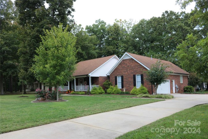 4810 Carolando Drive sold home in Carolando, Concord, NC