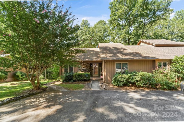 1775 12th Street sold home in Huntington Woods Townhouses, Hickory, NC