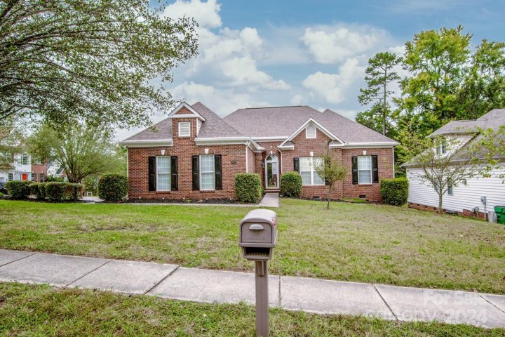 10705 Hellebore Road sold home in Back Creek Forest, Charlotte, NC