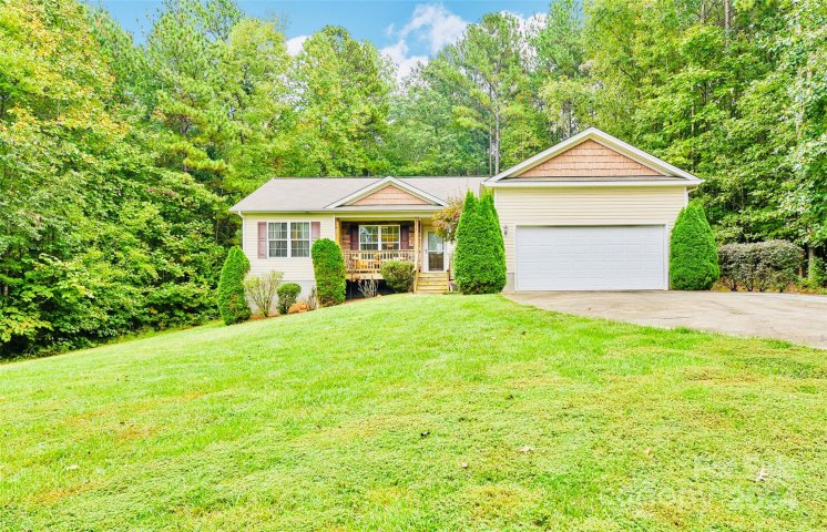 3570 Lake Bluff Drive sold home in The Retreat, Sherrills Ford, NC