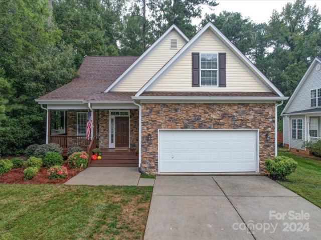 1379 The Crossing Road sold home in The Crossing, Rock Hill, SC