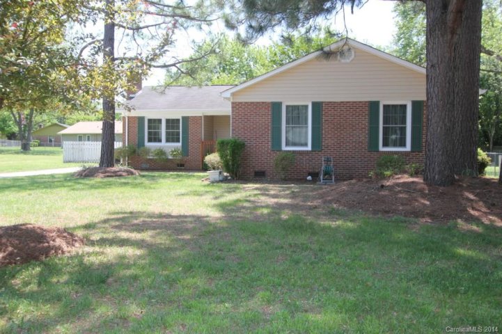 9116 Clancy Place sold home in Eastwoods, Charlotte, NC