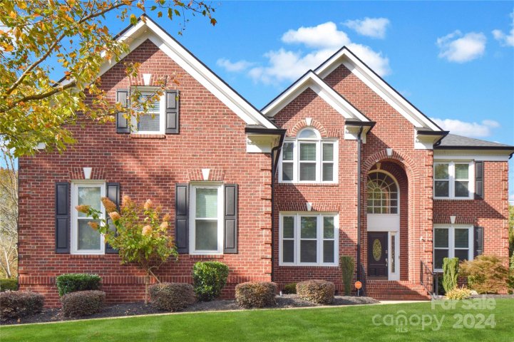 5722 Legacy Circle sold home in Country Club Estates, Charlotte, NC