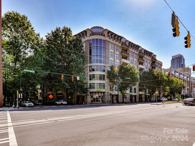 718 Trade Street sold home in Gateway Plaza, Charlotte, NC