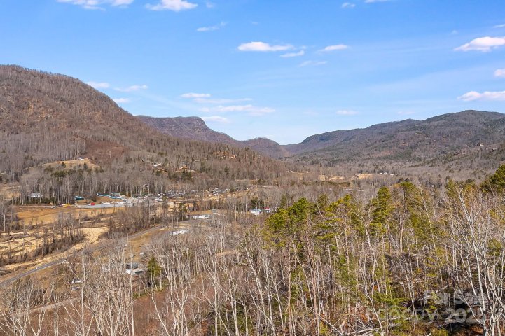 000 Fox Ridge Trail 15 & 18 active home in Fox Ridge, Marion, NC