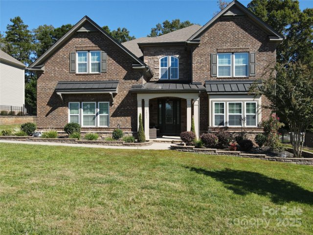 1801 Cavaillon Drive sold home in Cavaillon, Waxhaw, NC