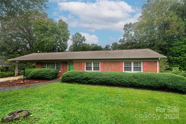 907 Hawthorne Drive sold home in Charlesmont, Lenoir, NC