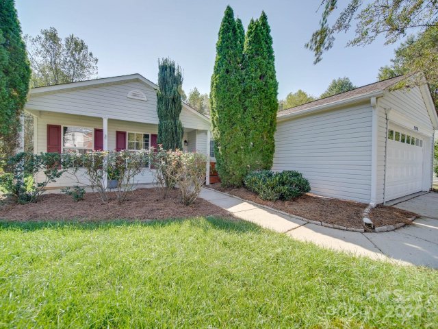 15732 Circlegreen Drive sold home in Hamilton Green, Charlotte, NC