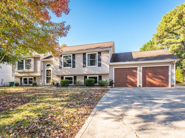 124 Mallard Drive sold home in Park Lake, Pineville, NC