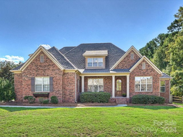 1007 Twin Pines Drive sold home in Chestnut Place, Matthews, NC