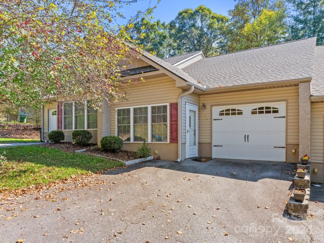 64 Aberdeen Drive sold home in Lake Julian Trails, Arden, NC