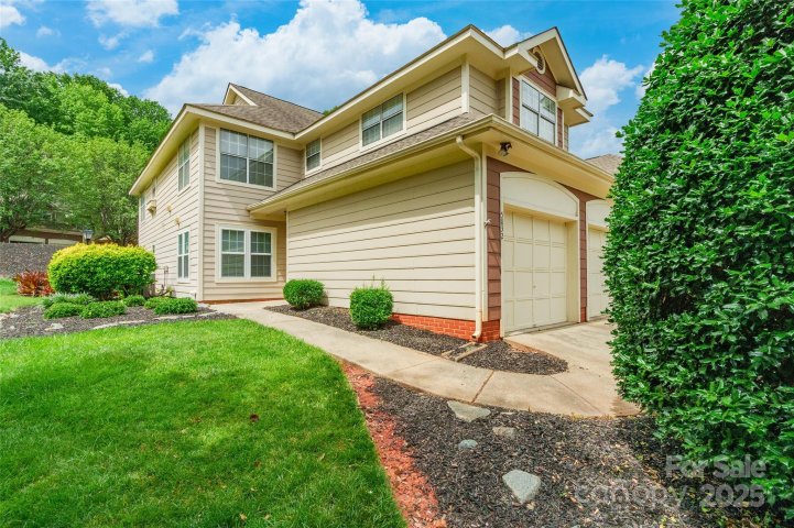 5832 Amity Springs Drive sold home in Glenhaven at Firethorne, Charlotte, NC