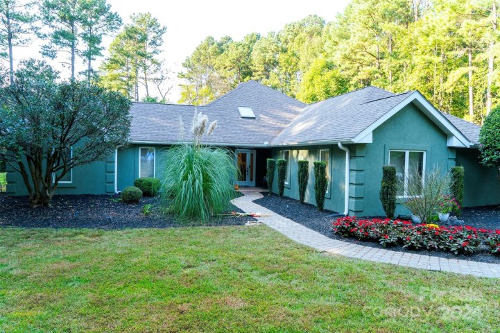 128 Wood Thrush Lane sold home in Whippoorwill Woods, Mooresville, NC